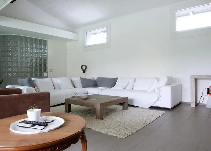 فندق مبيت وإفطار Aura Rossa *